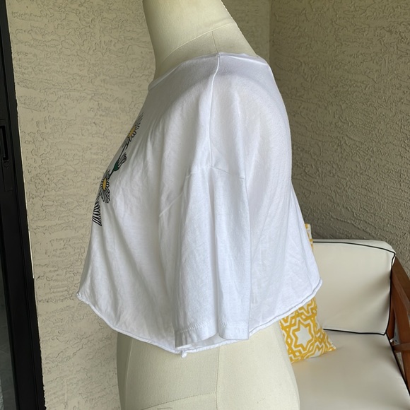 Rock Rose Couture Daisy Cropped Tee Shirt Feel the Love Size Large - Picture 5 of 7